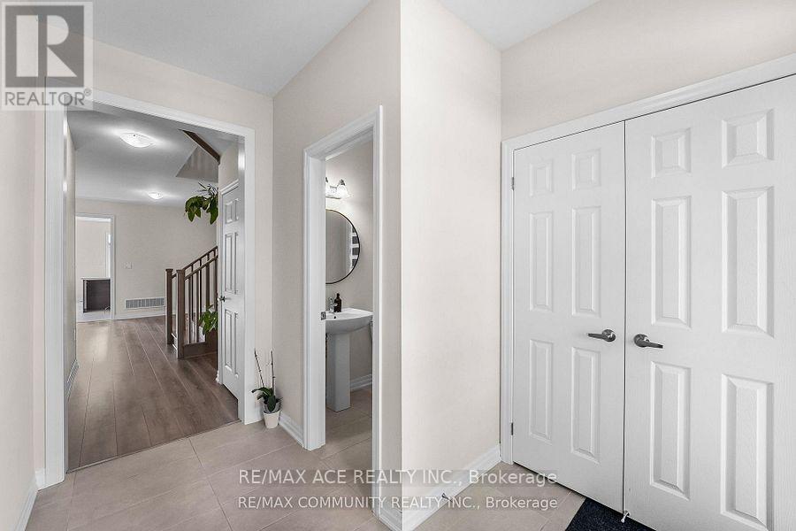 75 Ed Ewert Avenue, Clarington (Newcastle), Ontario  L1B 0W7 - Photo 5 - E12884850