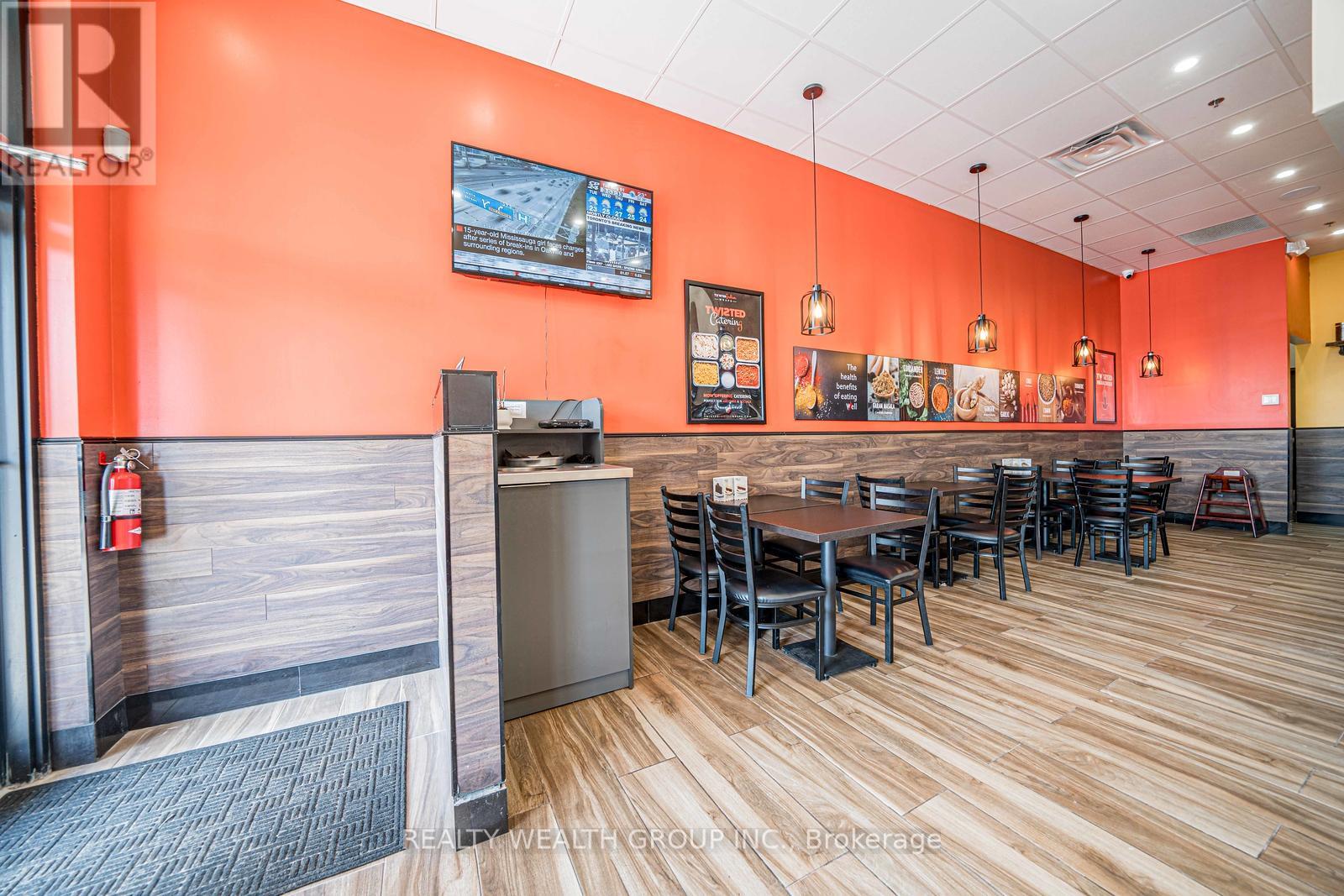 4 - 370 Kent Street W, Kawartha Lakes (Lindsay), Ontario  K9V 6G8 - Photo 4 - X12885740