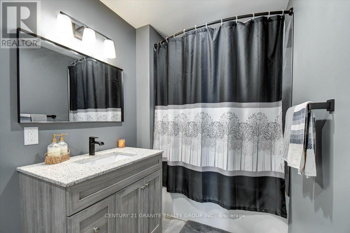 10 Bancroft Ridge Drive, Bancroft (Bancroft Ward), Ontario  K0L 1C0 - Photo 21 - X12885754