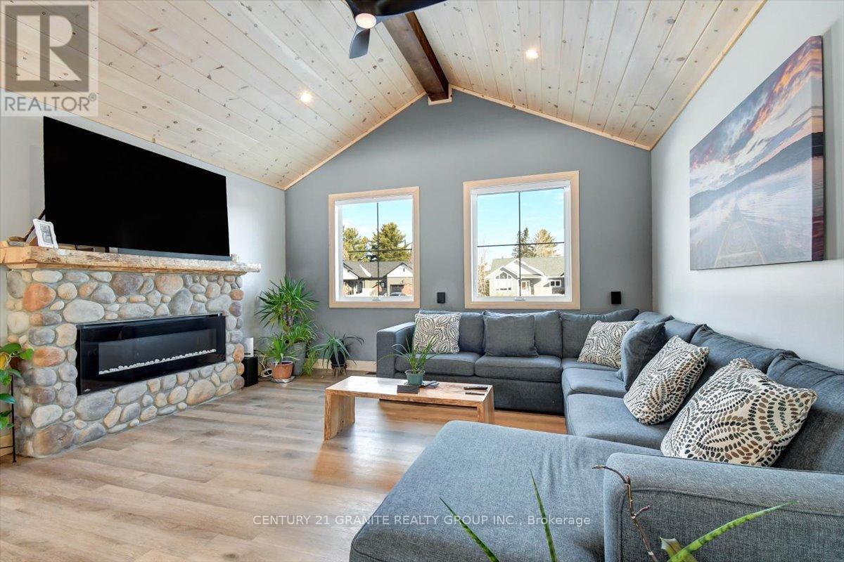 10 Bancroft Ridge Drive, Bancroft (Bancroft Ward), Ontario  K0L 1C0 - Photo 5 - X12885754