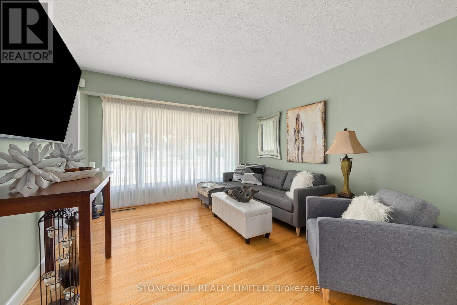 5 Armour Court, Kawartha Lakes (Lindsay), Ontario  K9V 1N9 - Photo 5 - X12885818