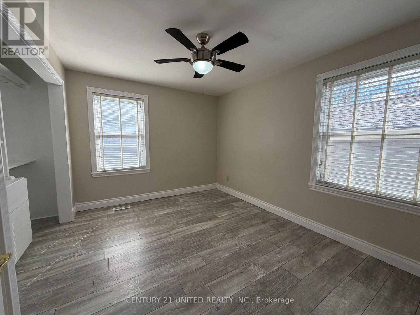 Upper - 685 Armour Road, Peterborough (Ashburnham Ward 4), Ontario  K9H 1Z5 - Photo 10 - X12887546