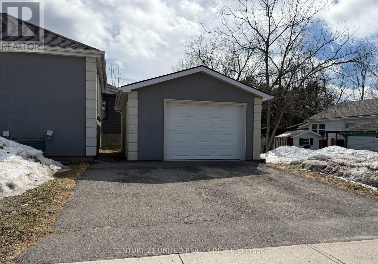 Upper - 685 Armour Road, Peterborough (Ashburnham Ward 4), Ontario  K9H 1Z5 - Photo 14 - X12887546