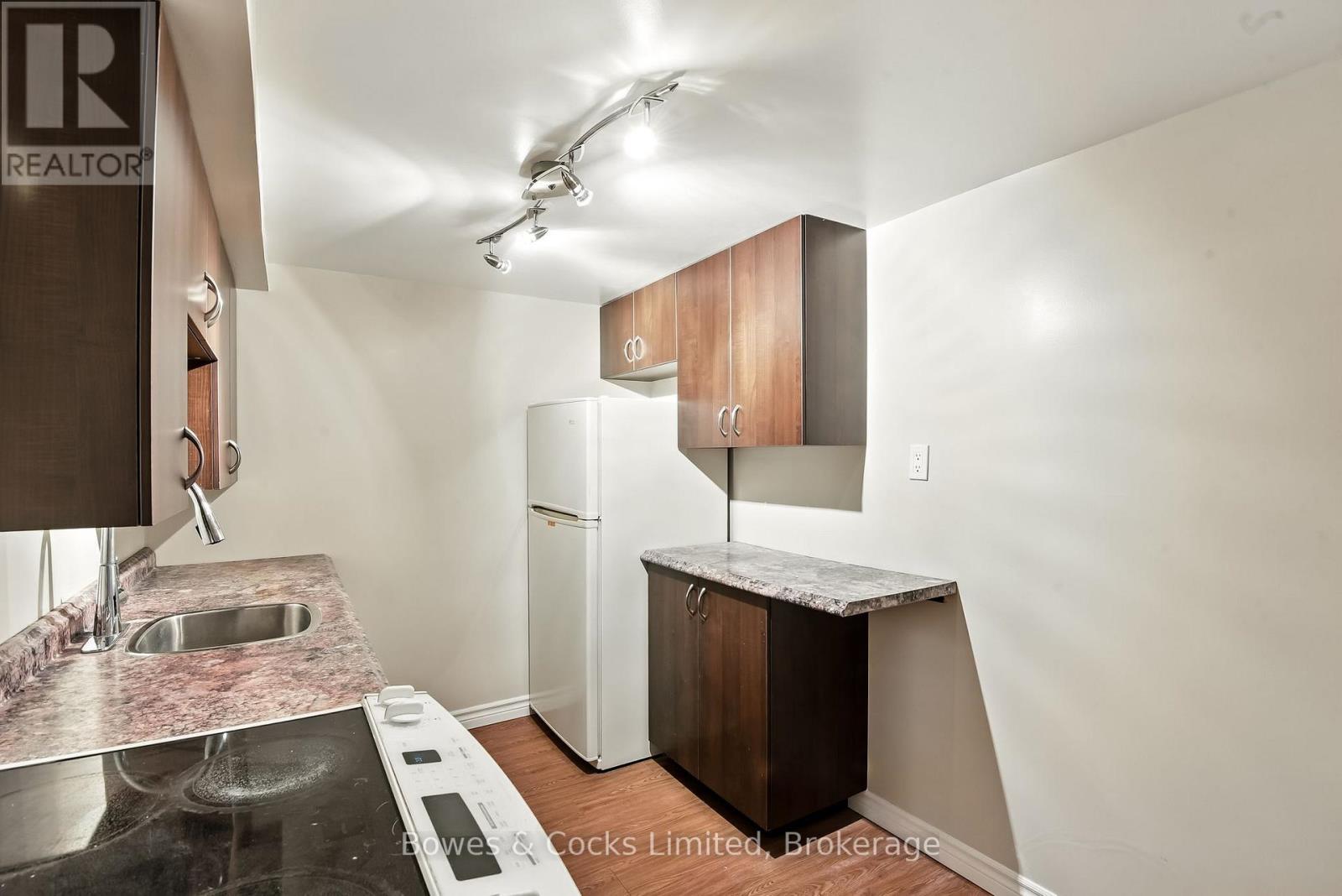 433 Manorhill Avenue, Peterborough (Town Ward 3), Ontario  K9J 6H7 - Photo 26 - X12887796