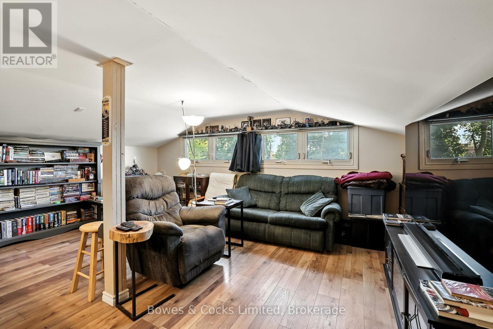 433 Manorhill Avenue, Peterborough (Town Ward 3), Ontario  K9J 6H7 - Photo 39 - X12887796