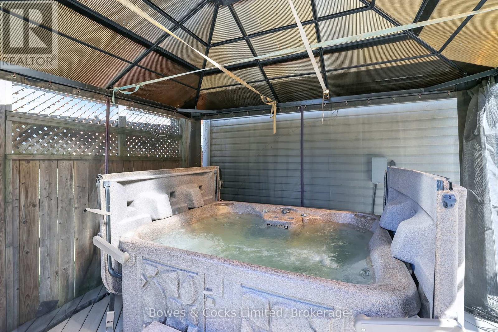 433 Manorhill Avenue, Peterborough (Town Ward 3), Ontario  K9J 6H7 - Photo 41 - X12887796