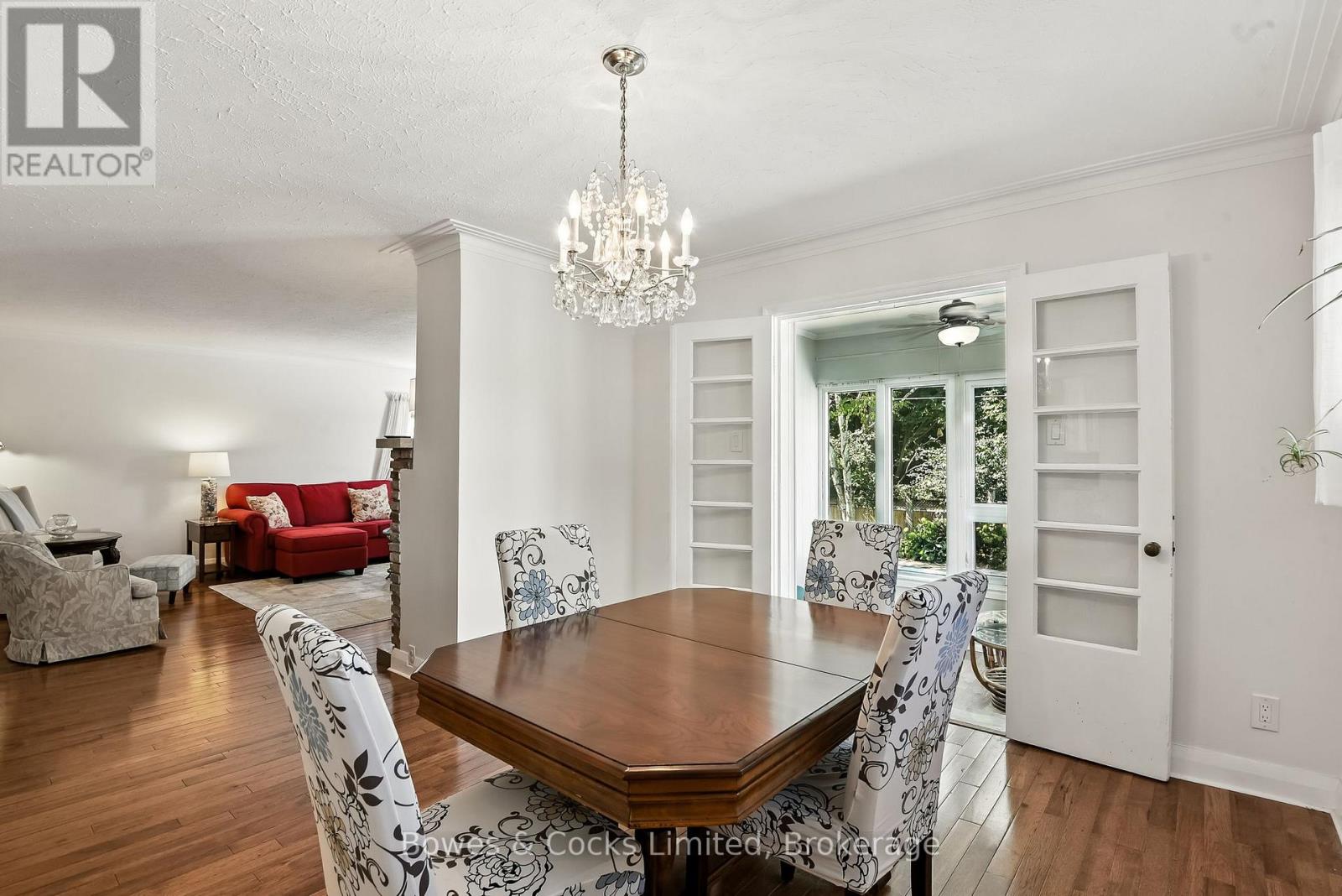 433 Manorhill Avenue, Peterborough (Town Ward 3), Ontario  K9J 6H7 - Photo 9 - X12887796