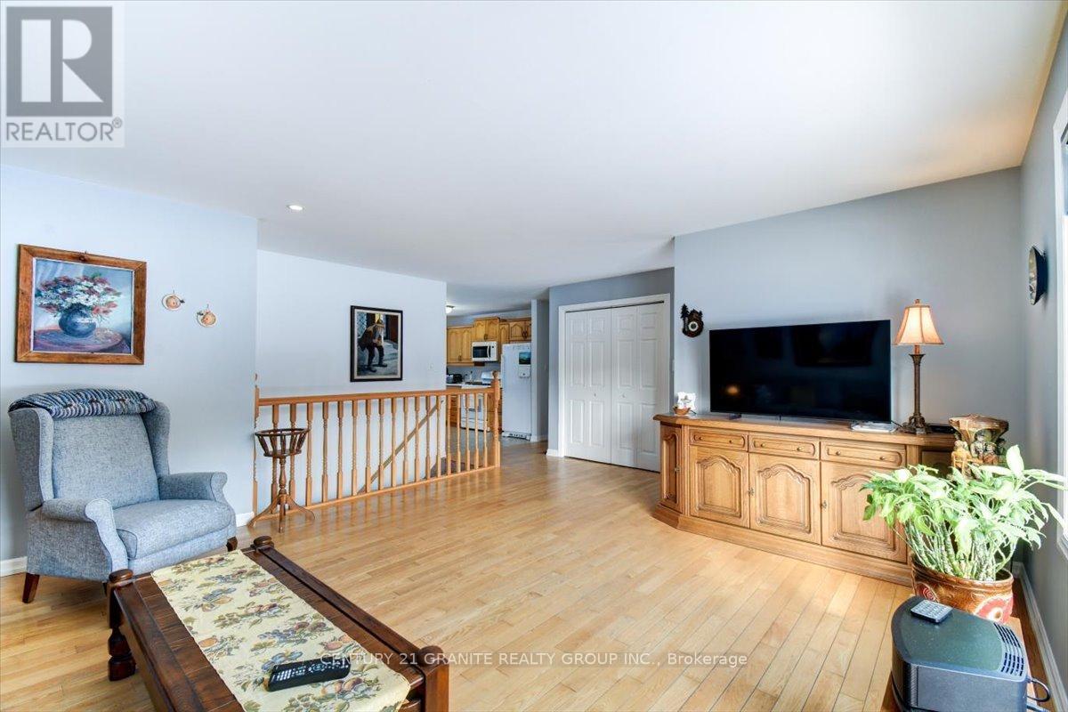 34 Wilson Lane, Hastings Highlands (Herschel Ward), Ontario  K0L 1C0 - Photo 8 - X12888290