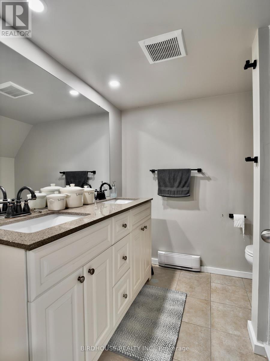 119 Regent Street, Kawartha Lakes (Lindsay), Ontario  K9V 3V7 - Photo 16 - X12888466