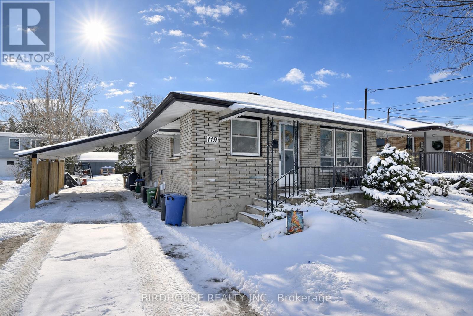 119 Regent Street, Kawartha Lakes (Lindsay), Ontario  K9V 3V7 - Photo 2 - X12888466