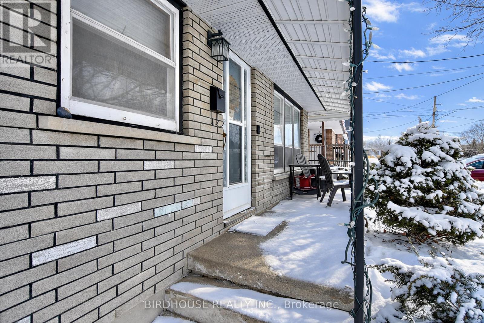 119 Regent Street, Kawartha Lakes (Lindsay), Ontario  K9V 3V7 - Photo 3 - X12888466