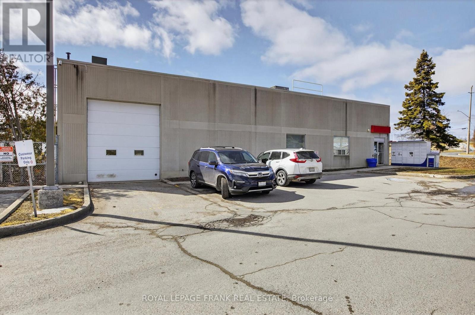 133 Jameson Drive, Peterborough (Otonabee Ward 1), Ontario  K9J 6X6 - Photo 2 - X12888624