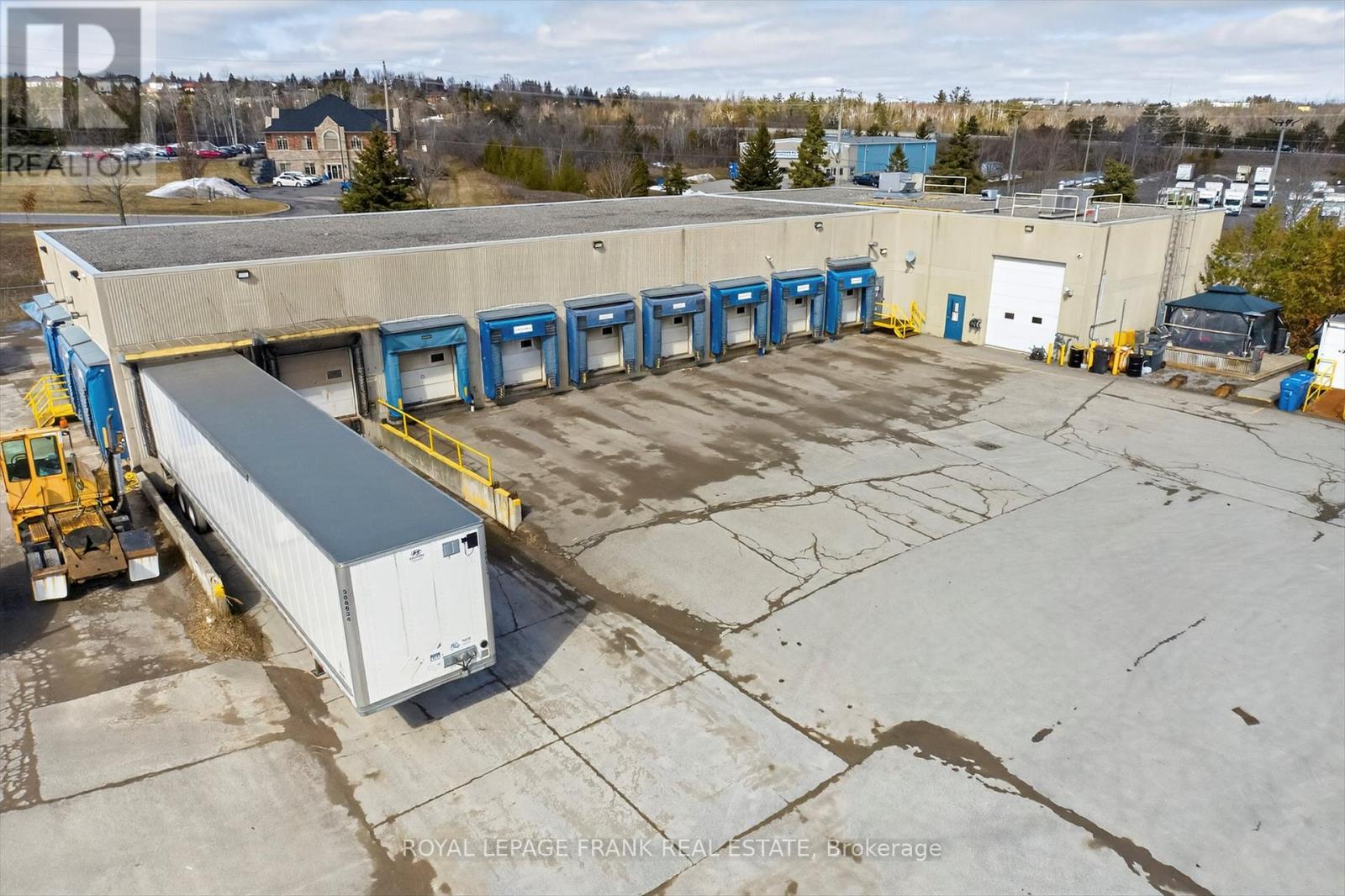 133 Jameson Drive, Peterborough (Otonabee Ward 1), Ontario  K9J 6X6 - Photo 4 - X12888624