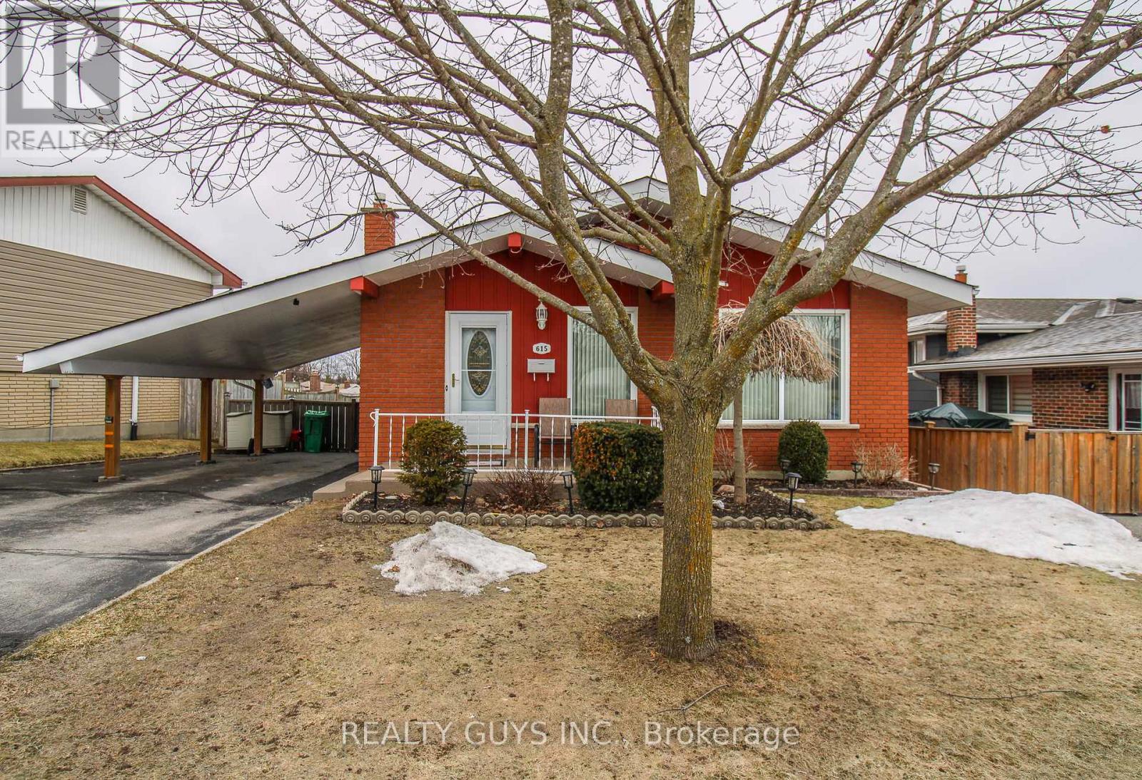 615 Saugeen Crescent, Peterborough (Ashburnham Ward 4), Ontario  K9J 1J9 - Photo 2 - X12888696