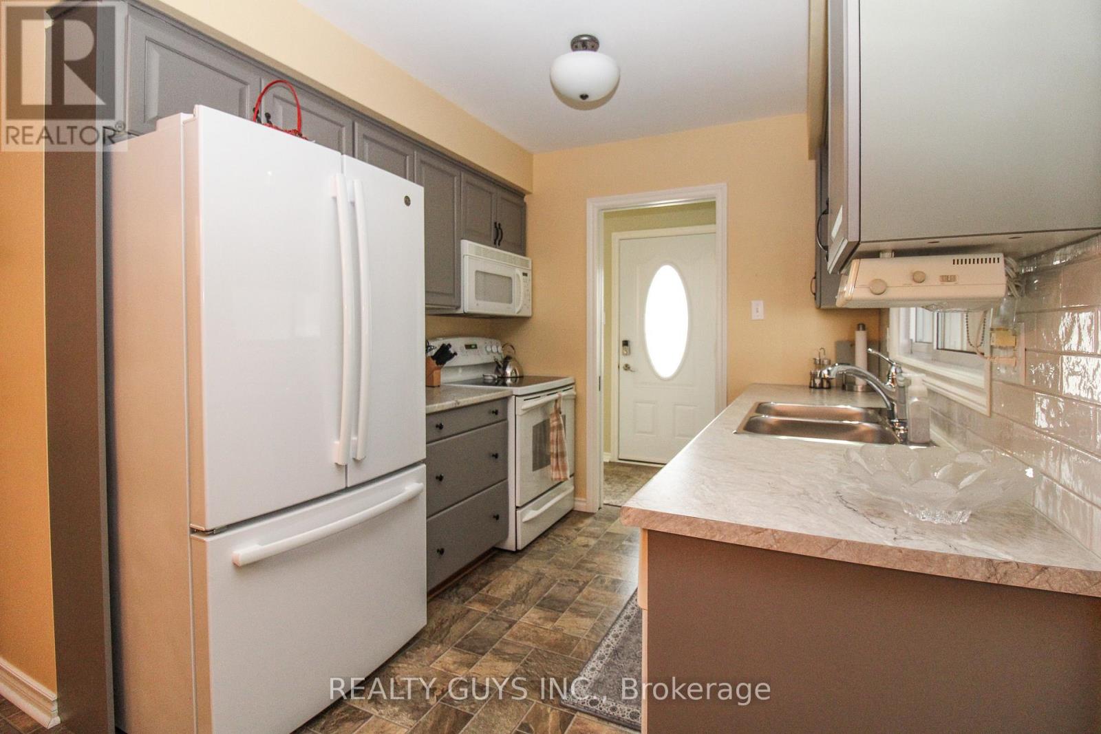 615 Saugeen Crescent, Peterborough (Ashburnham Ward 4), Ontario  K9J 1J9 - Photo 24 - X12888696