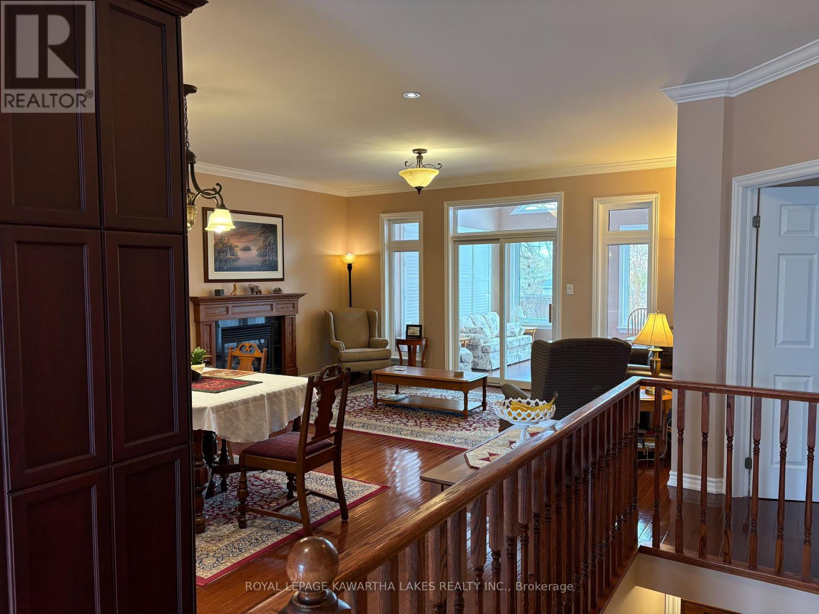 8 Ellis Crescent, Kawartha Lakes (Lindsay), Ontario  K9V 0A4 - Photo 13 - X12889426