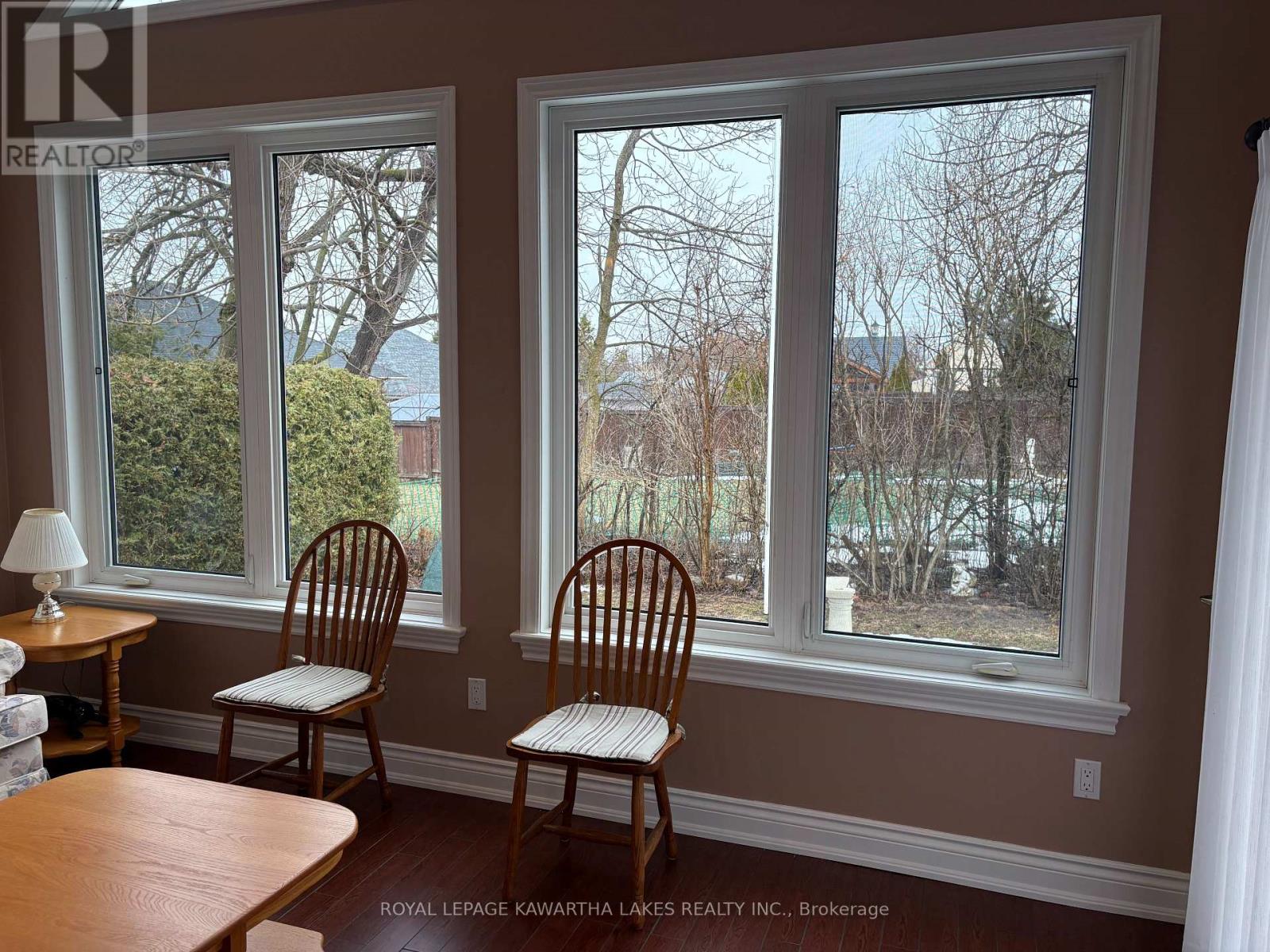 8 Ellis Crescent, Kawartha Lakes (Lindsay), Ontario  K9V 0A4 - Photo 21 - X12889426