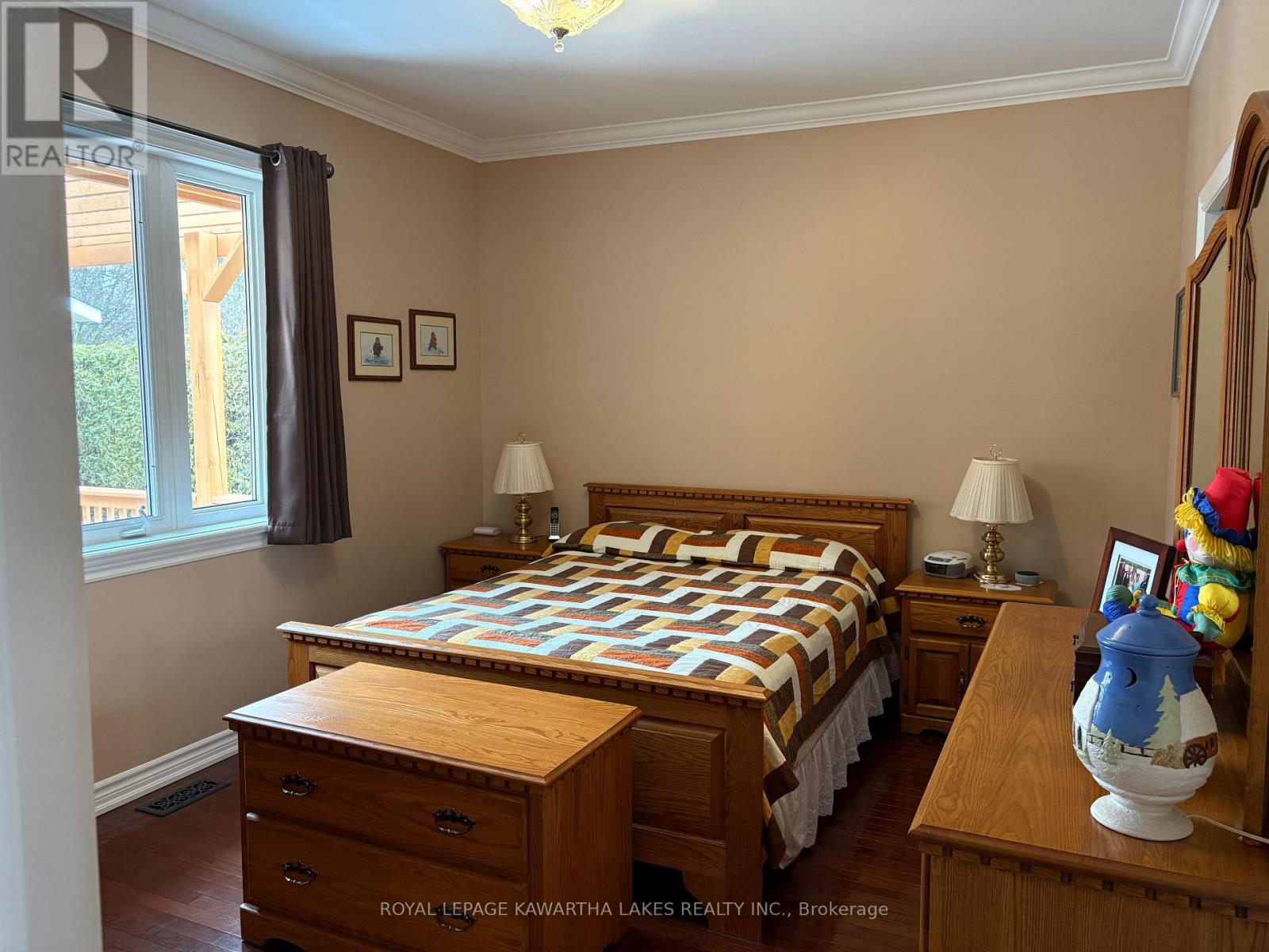 8 Ellis Crescent, Kawartha Lakes (Lindsay), Ontario  K9V 0A4 - Photo 25 - X12889426