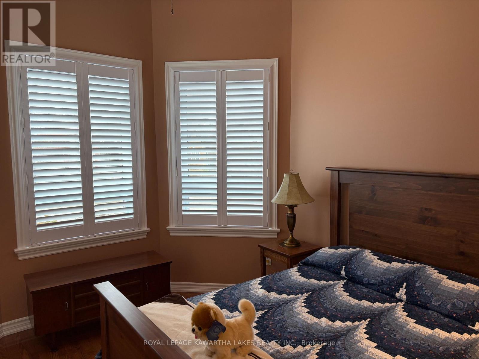 8 Ellis Crescent, Kawartha Lakes (Lindsay), Ontario  K9V 0A4 - Photo 4 - X12889426