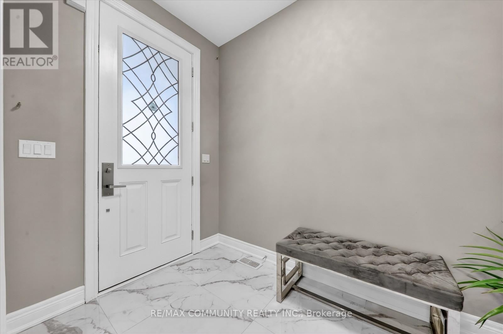 46 Wamsley Crescent, Clarington (Newcastle), Ontario  L1B 0W1 - Photo 5 - E12889388