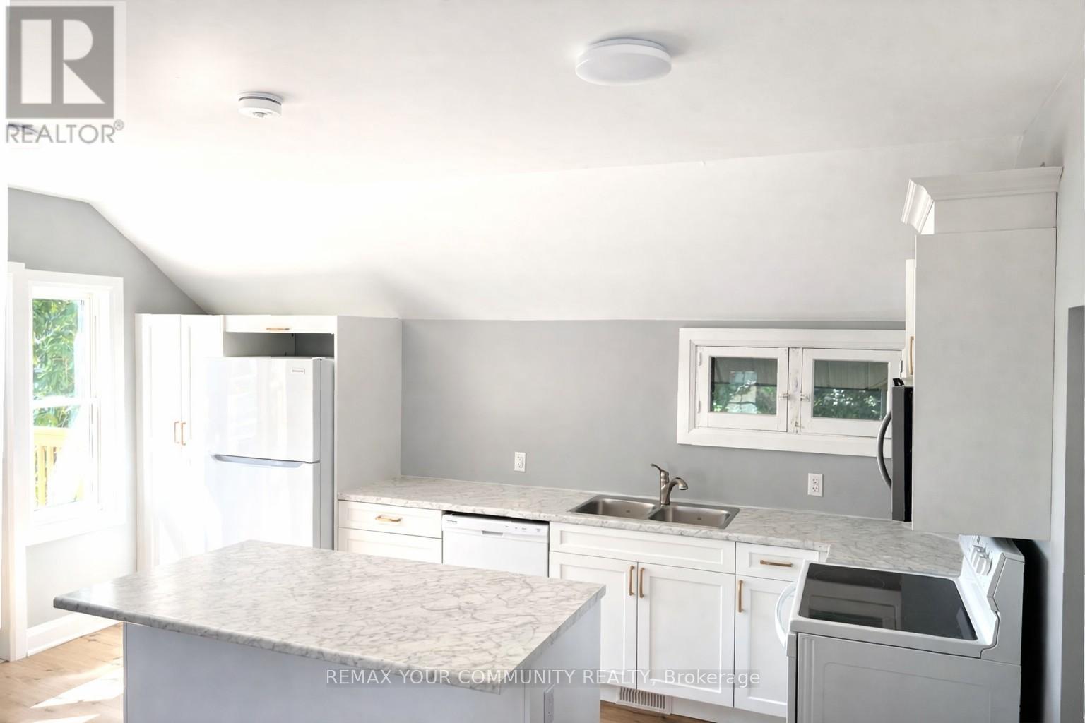 2nd Floor - 7 Mary Street E, Kawartha Lakes (Lindsay), Ontario  K9V 1V1 - Photo 6 - X12890326