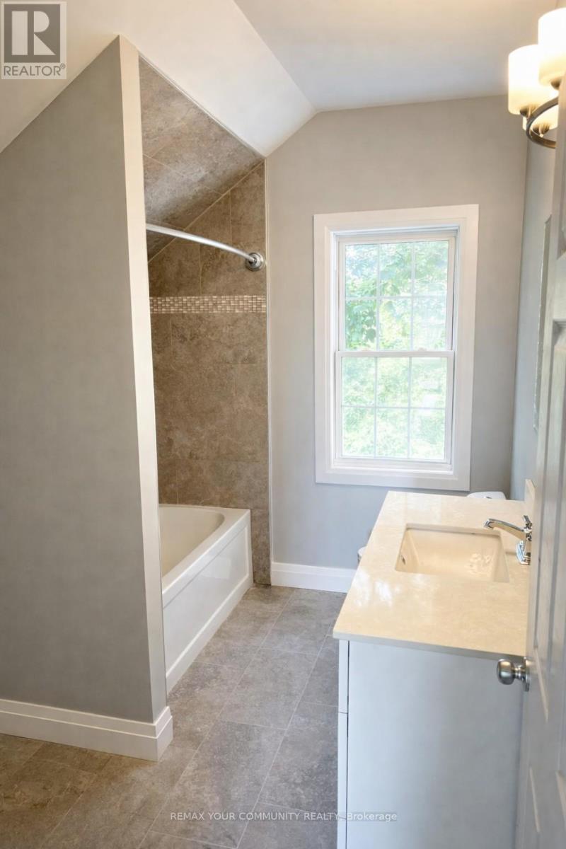 2nd Floor - 7 Mary Street E, Kawartha Lakes (Lindsay), Ontario  K9V 1V1 - Photo 9 - X12890326