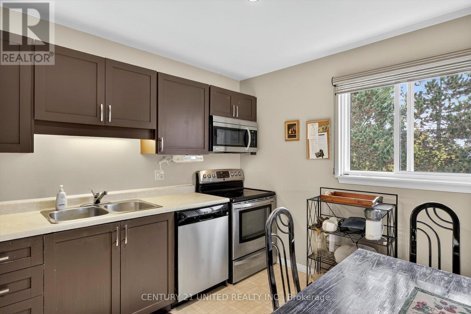 303 - 2020 Mapleridge Drive, Peterborough (Monaghan Ward 2), Ontario  K9K 1W2 - Photo 3 - X12890450