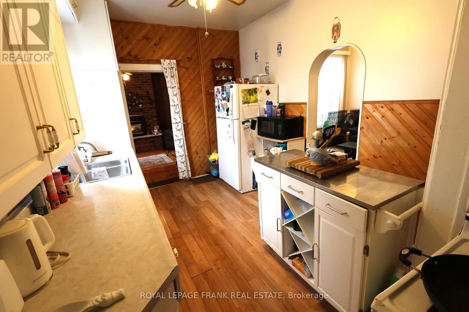 294 Parkhill Road W, Peterborough (Northcrest Ward 5), Ontario  K9H 3H7 - Photo 8 - X12890852