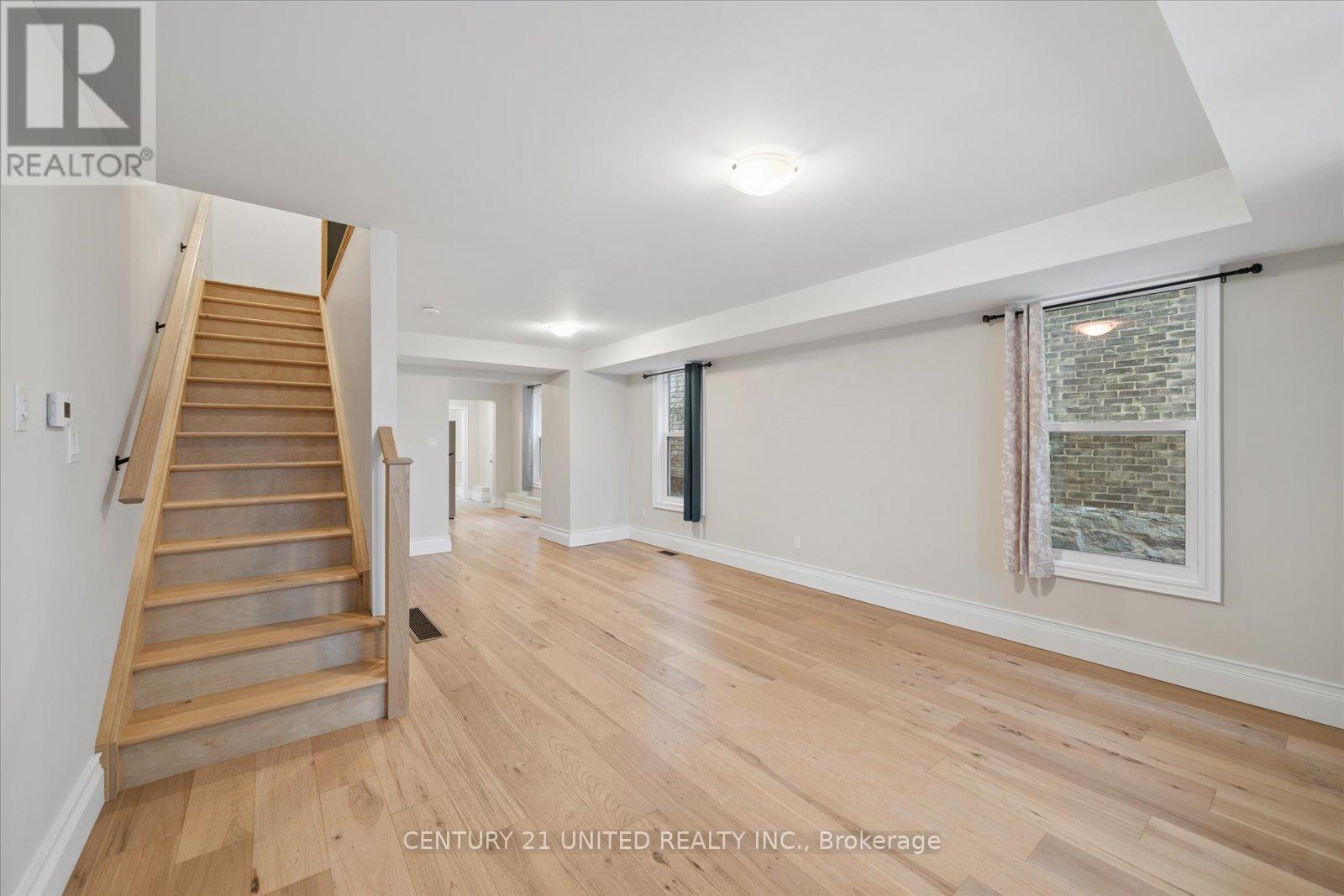 512 - 514 College Street, Peterborough (Town Ward 3), Ontario  K9H 3K3 - Photo 12 - X12890982