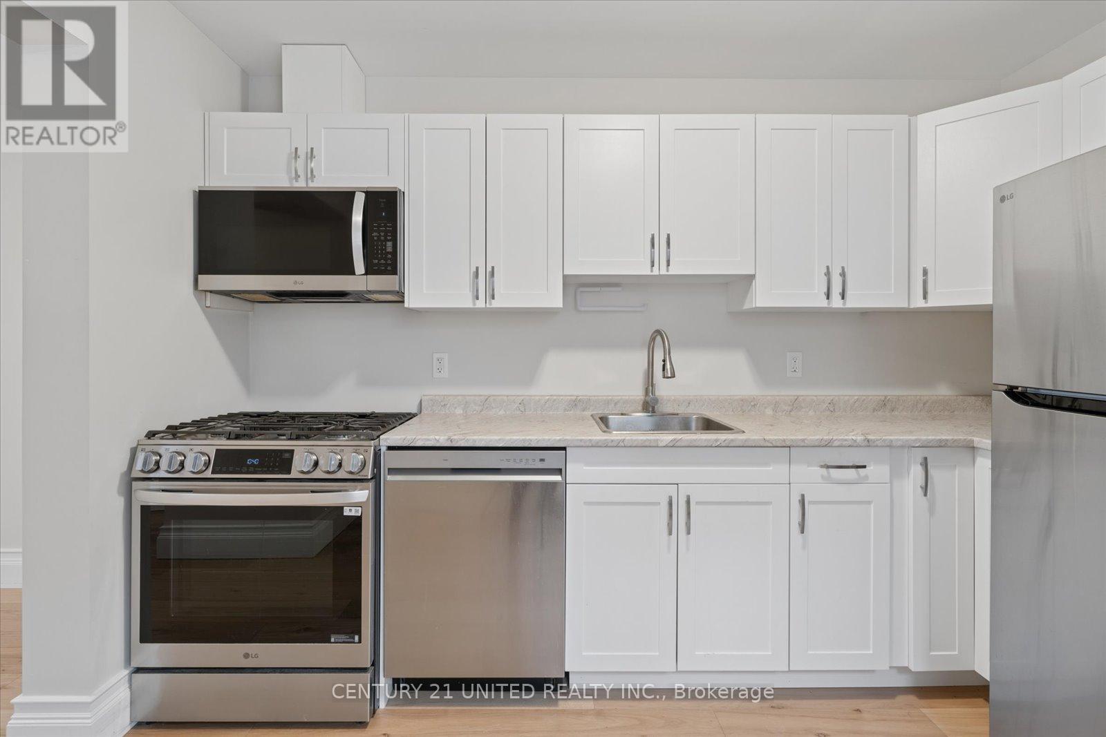 512 - 514 College Street, Peterborough (Town Ward 3), Ontario  K9H 3K3 - Photo 16 - X12890982