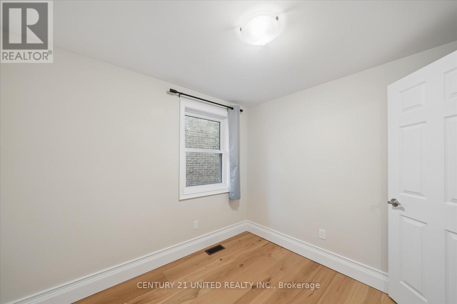 512 - 514 College Street, Peterborough (Town Ward 3), Ontario  K9H 3K3 - Photo 26 - X12890982