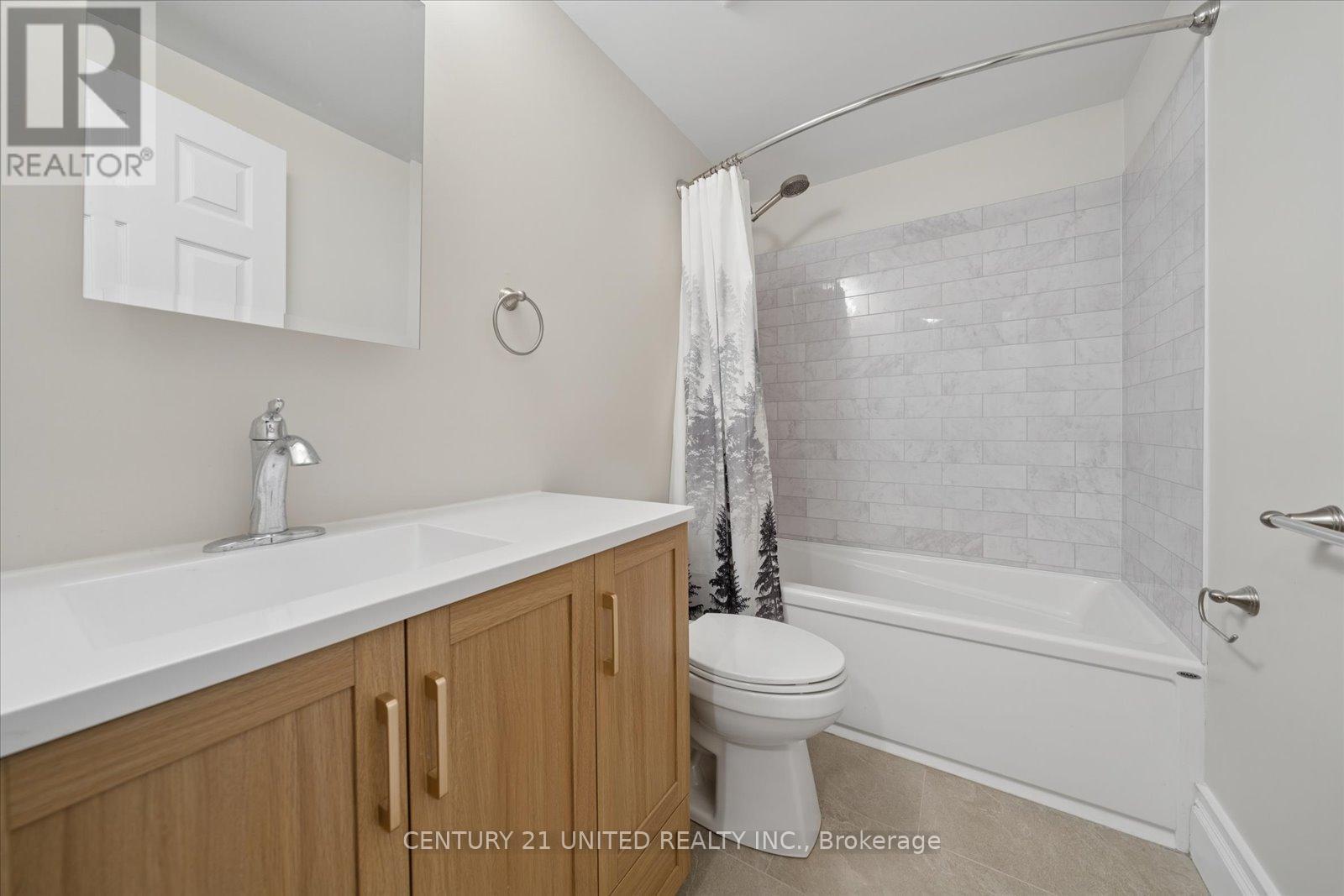 512 - 514 College Street, Peterborough (Town Ward 3), Ontario  K9H 3K3 - Photo 29 - X12890982