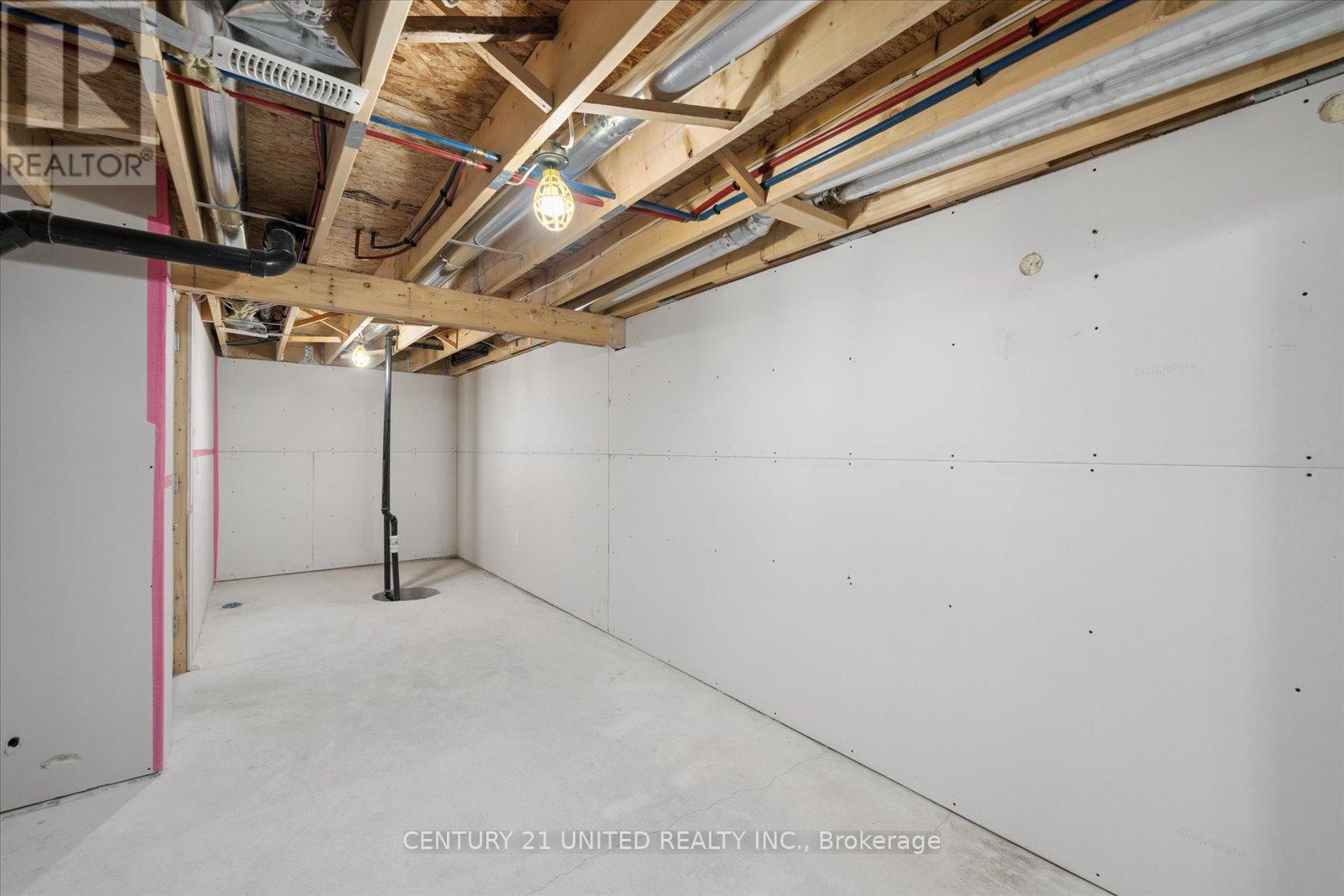 512 - 514 College Street, Peterborough (Town Ward 3), Ontario  K9H 3K3 - Photo 35 - X12890982