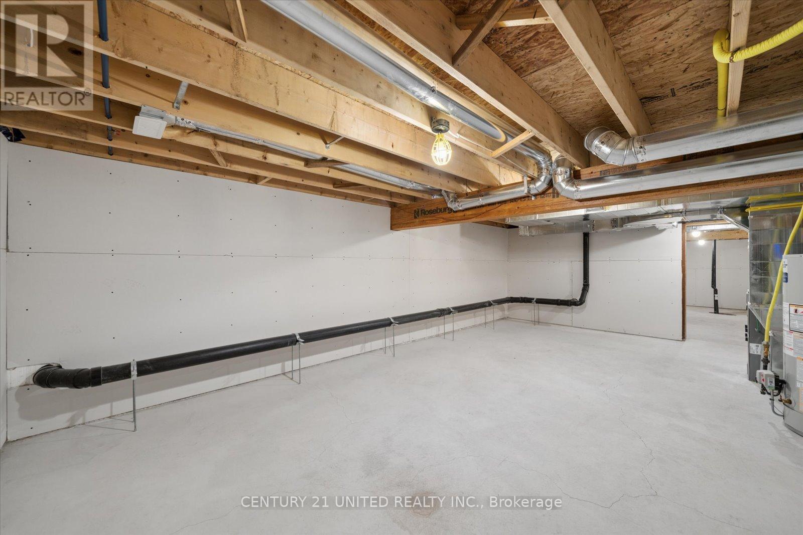 512 - 514 College Street, Peterborough (Town Ward 3), Ontario  K9H 3K3 - Photo 37 - X12890982