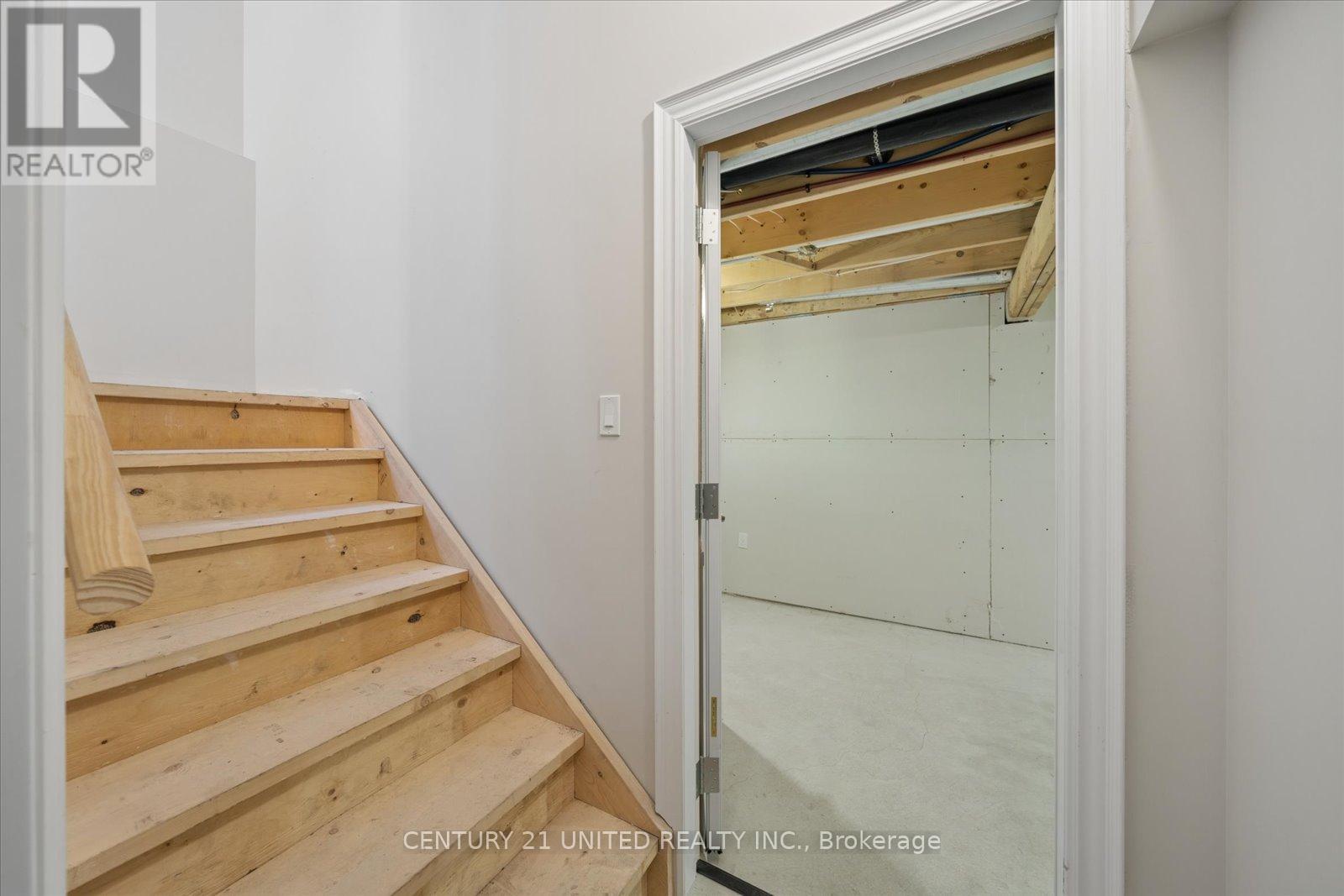 512 - 514 College Street, Peterborough (Town Ward 3), Ontario  K9H 3K3 - Photo 38 - X12890982