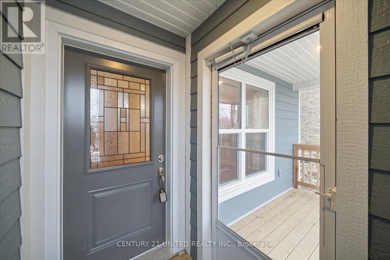 512 - 514 College Street, Peterborough (Town Ward 3), Ontario  K9H 3K3 - Photo 6 - X12890982