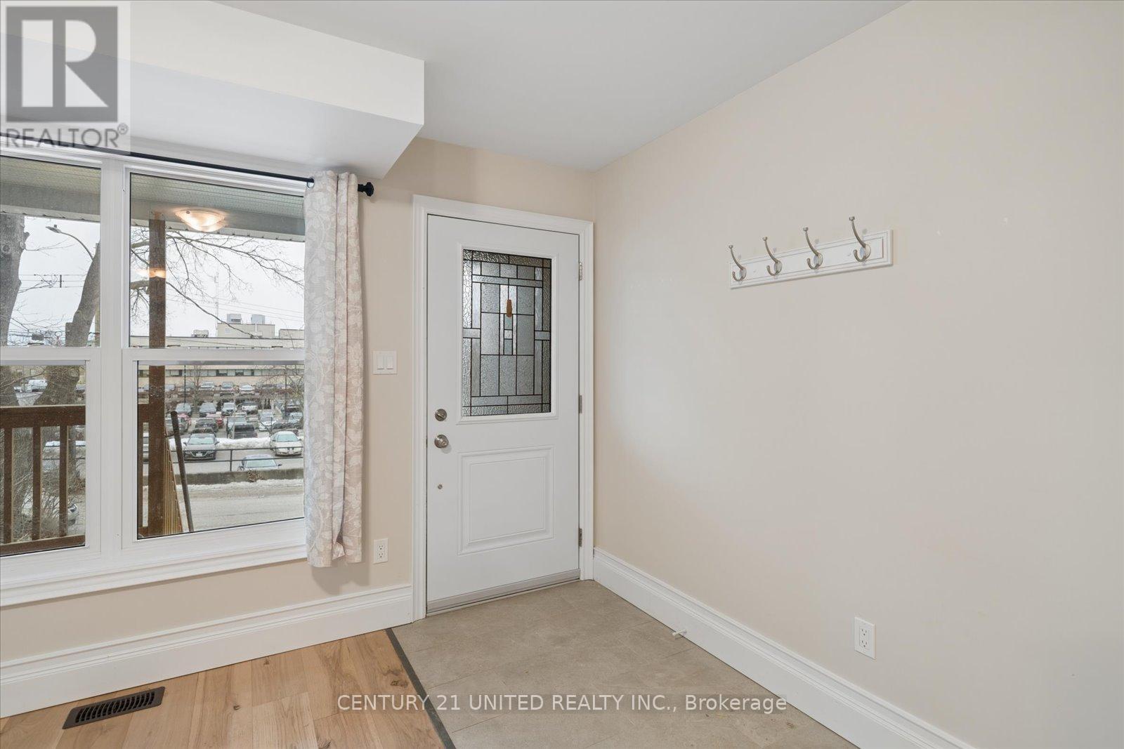 512 - 514 College Street, Peterborough (Town Ward 3), Ontario  K9H 3K3 - Photo 7 - X12890982