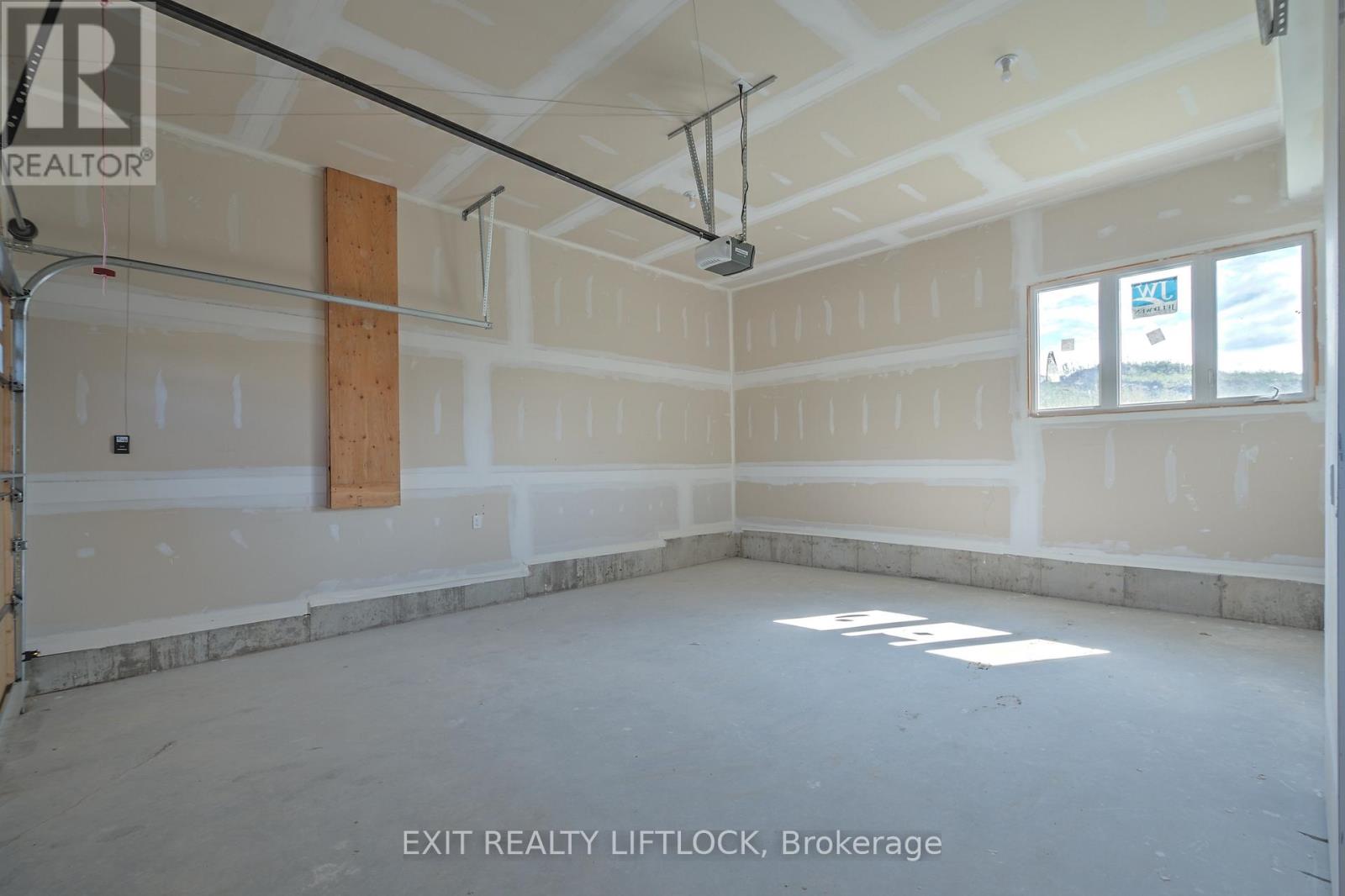 61 Golden Meadows Drive, Otonabee-South Monaghan, Ontario  K9J 0K8 - Photo 24 - X12891324