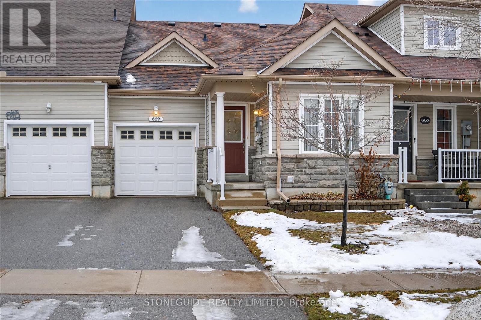 669 Tully Crescent, Peterborough (Monaghan Ward 2), Ontario  K9K 0A9 - Photo 2 - X12891642