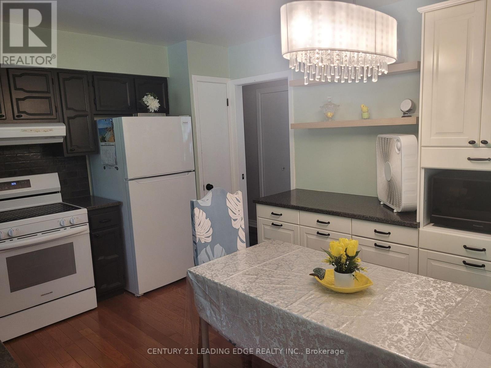 19 Forest Hill Road, Bancroft (Bancroft Ward), Ontario  K0L 1C0 - Photo 9 - X12892546