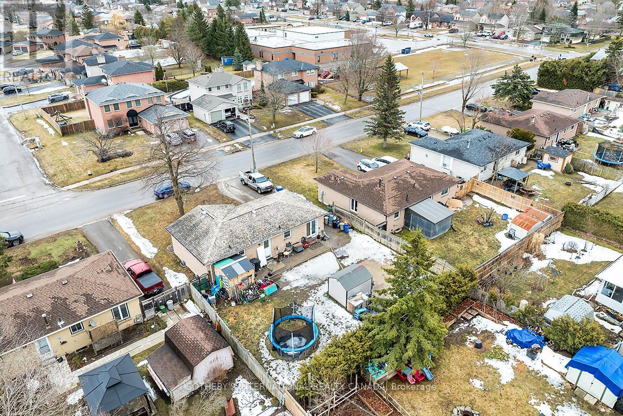 142 Sanderling Crescent N, Kawartha Lakes (Lindsay), Ontario  K9V 5L2 - Photo 11 - X12893116