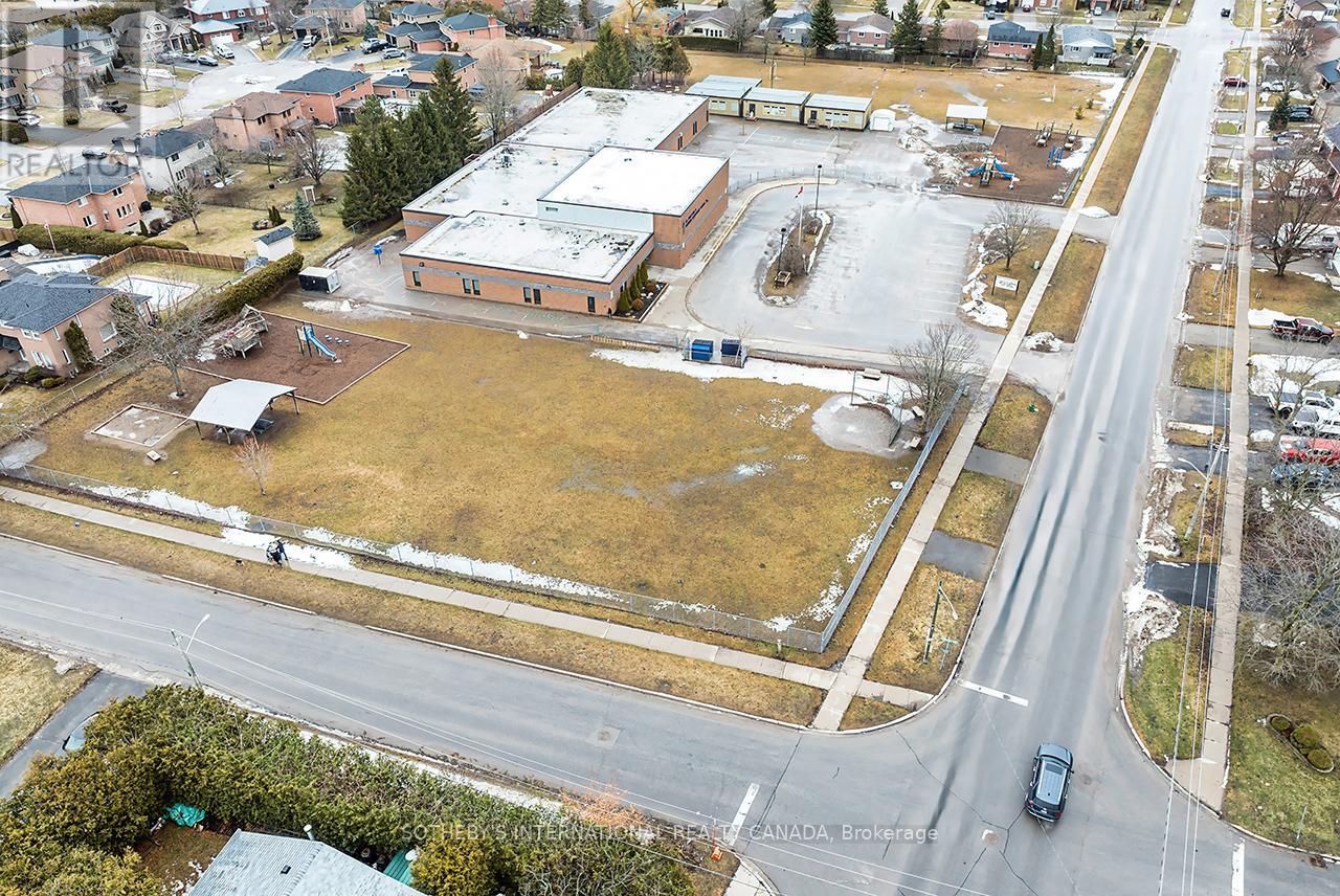 142 Sanderling Crescent N, Kawartha Lakes (Lindsay), Ontario  K9V 5L2 - Photo 20 - X12893116