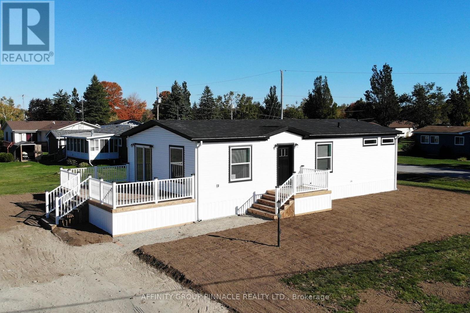 1 Vista Drive, Kawartha Lakes (Lindsay), Ontario  K9V 0H7 - Photo 2 - X12894660