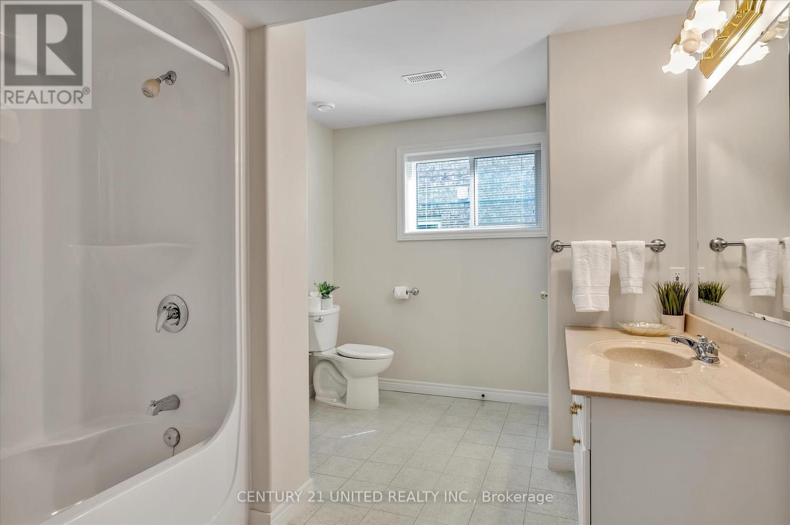 1329 White Crescent, Peterborough (Monaghan Ward 2), Ontario  K9K 2L6 - Photo 35 - X12894698