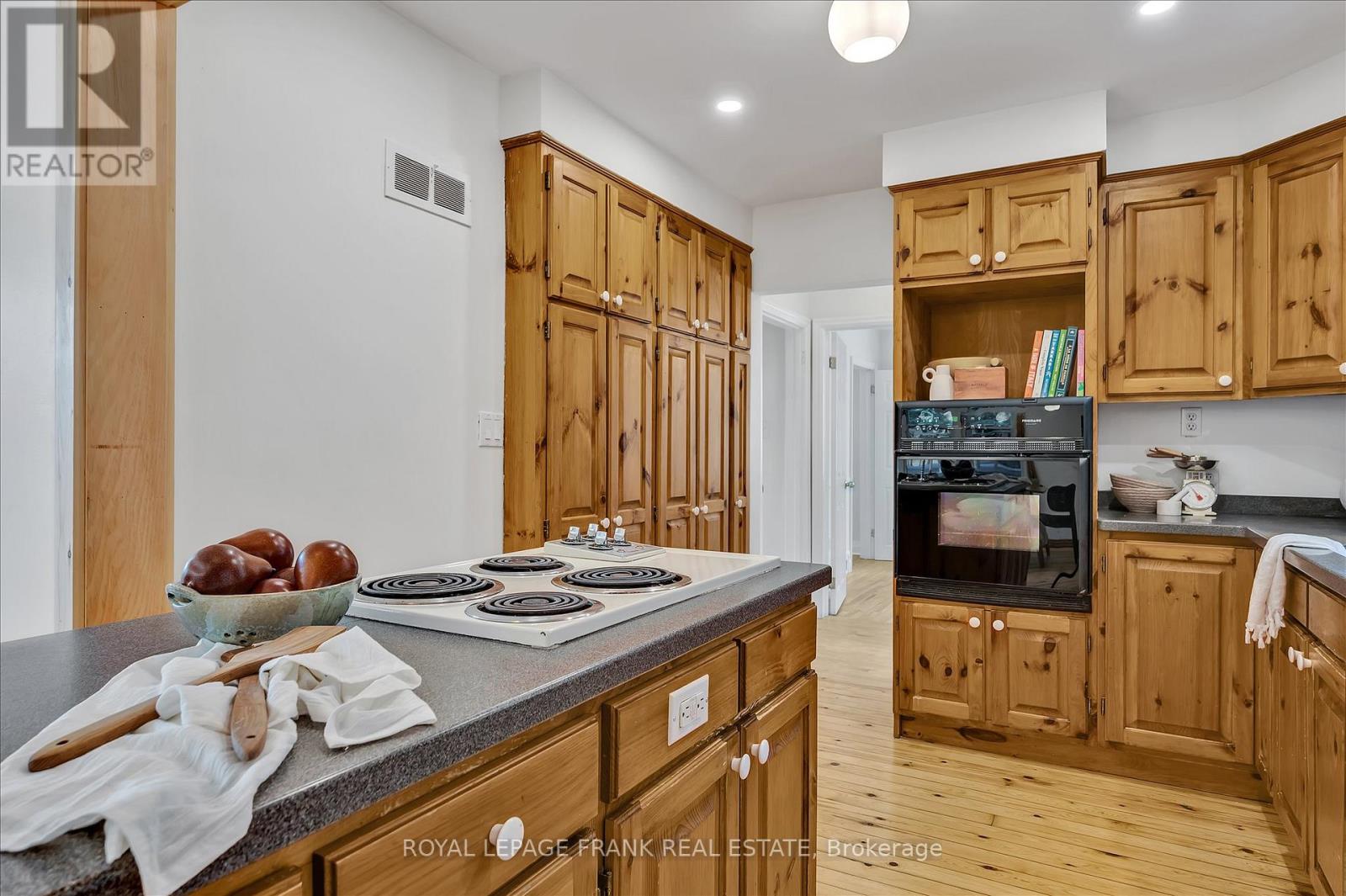 470 Albertus Avenue, Peterborough (Town Ward 3), Ontario  K9J 6A2 - Photo 21 - X12894814