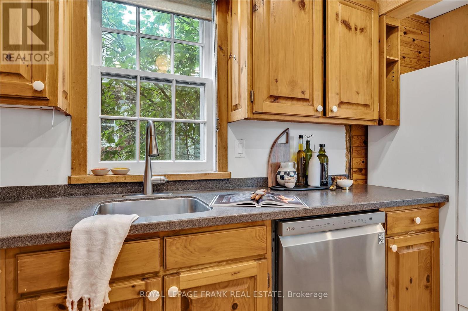 470 Albertus Avenue, Peterborough (Town Ward 3), Ontario  K9J 6A2 - Photo 24 - X12894814