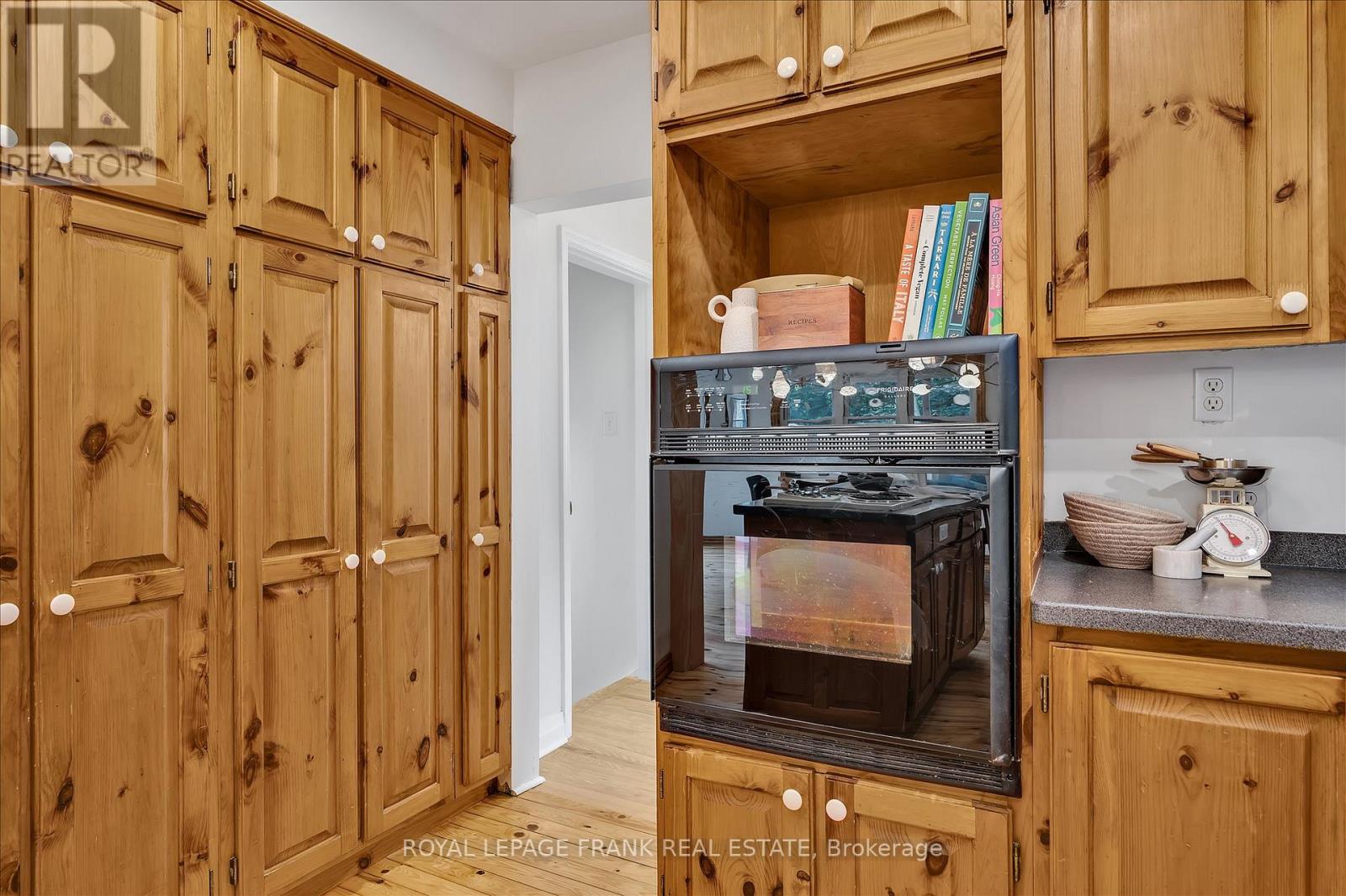 470 Albertus Avenue, Peterborough (Town Ward 3), Ontario  K9J 6A2 - Photo 26 - X12894814