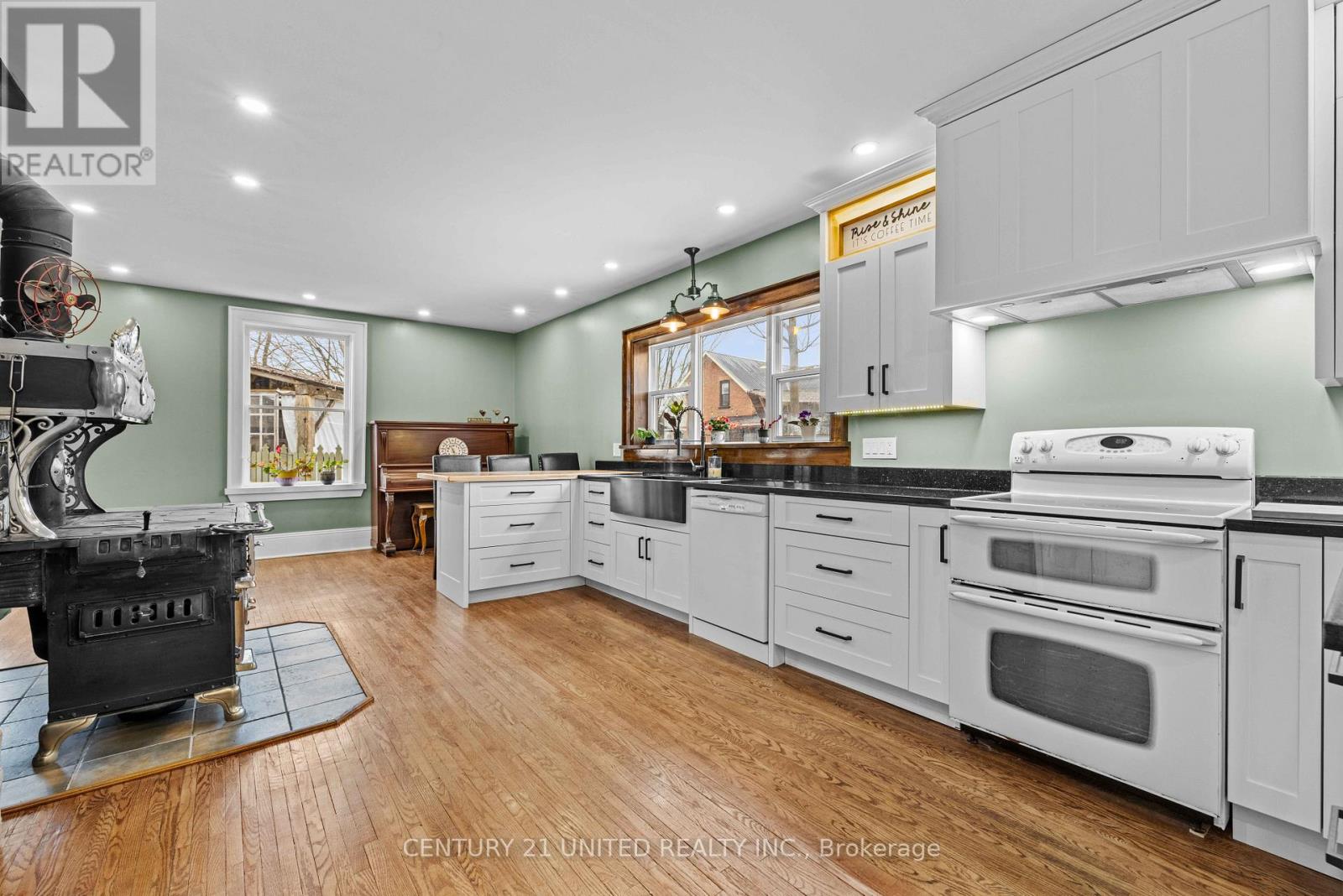 2 Mclean Avenue, Havelock-Belmont-Methuen (Havelock), Ontario  K0L 1Z0 - Photo 9 - X12894982