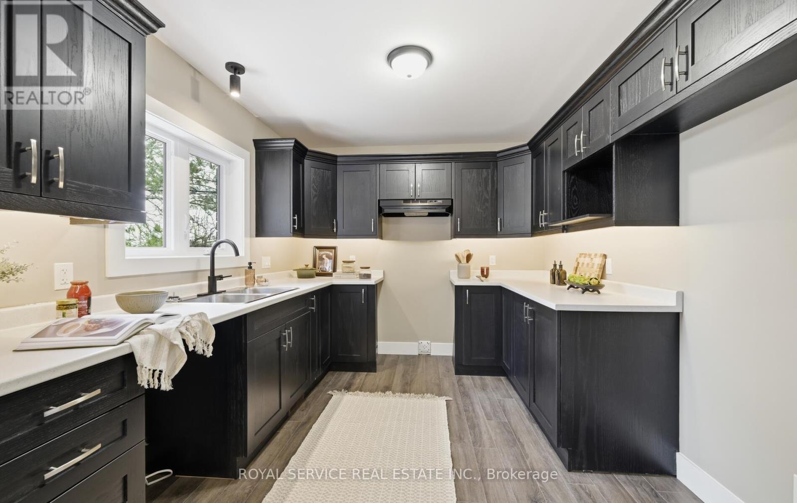 604 Fortye Drive, Peterborough (Otonabee Ward 1), Ontario  K9K 2H3 - Photo 13 - X12895002