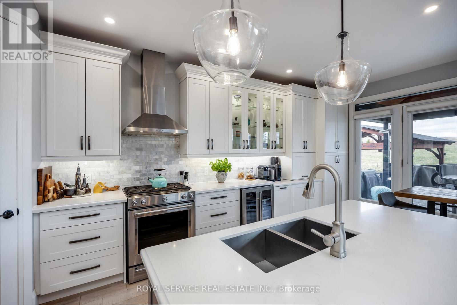 28 Rustlewood Avenue, Kawartha Lakes (Manvers), Ontario  L0A 1A0 - Photo 14 - X12895024